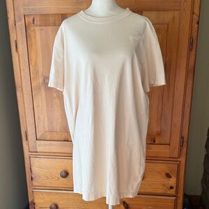 UNI QLO Casual Cream T-Shirt Dress.  Size small.